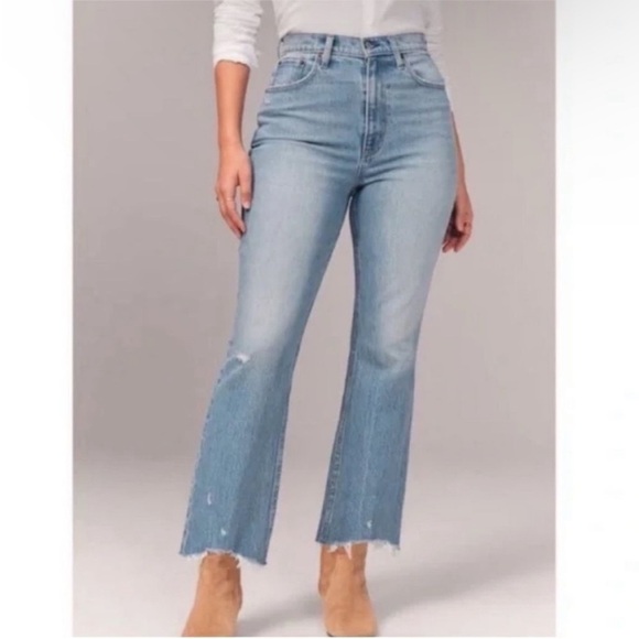 Abercrombie & Fitch Ultra High Rise Kick Flare - Picture 1 of 11